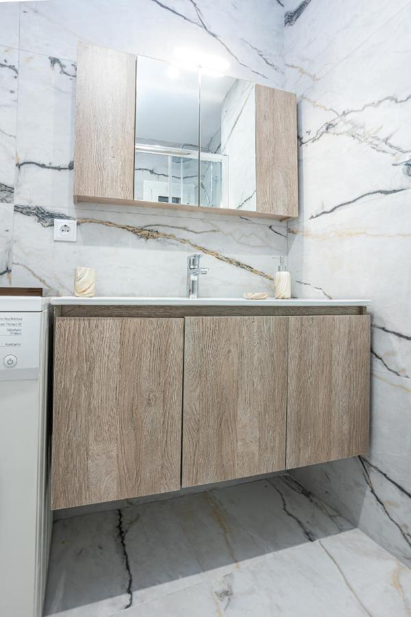 Luxury Downtown Apartment E1 テッサロニキ エクステリア 写真