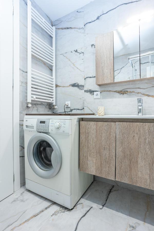 Luxury Downtown Apartment E1 テッサロニキ エクステリア 写真